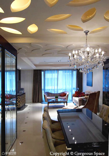 导轨式升降机厂家及如何维护保养导轨式升降机